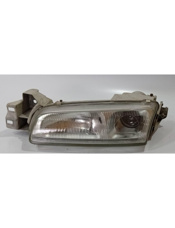 Farol Direita Mazda 626 1993 - 1997 / Detalhe Direito