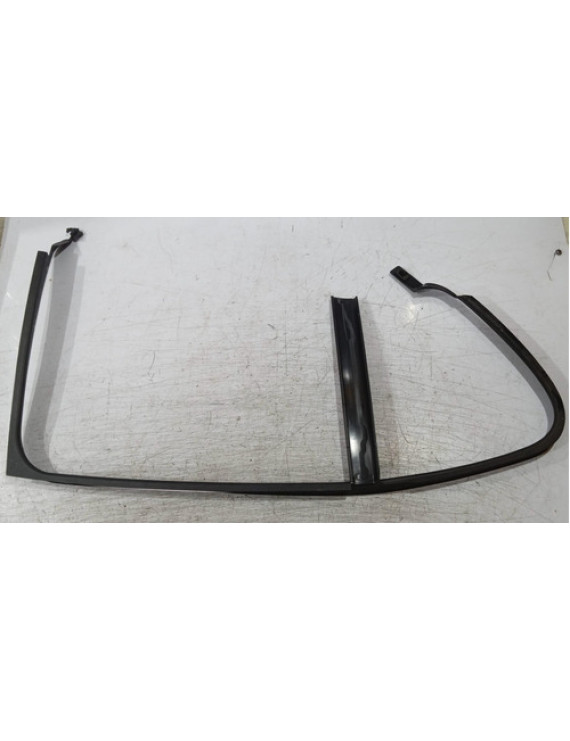 Moldura Porta Traseira Direita Bmw 135i 2015