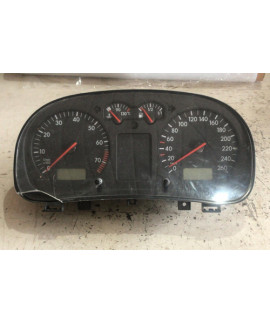 Painel Instrumentos Golf 1.6 16v Manual 1997 - 03 / Avaria Painel Instrumentos Golf 1.6 16v Manual 1997 - 03 / Avaria