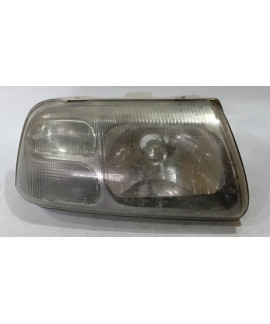 Farol Direito Suzuki Grand Vitara 1999 - 2005 / Detalhe Direito Farol Direito Suzuki Grand Vitara 1999 - 2005 / Detalhe Direito