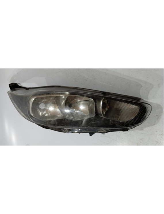 Farol Direito Ford Fiesta 2013 - 2019 / Detalhe Direito