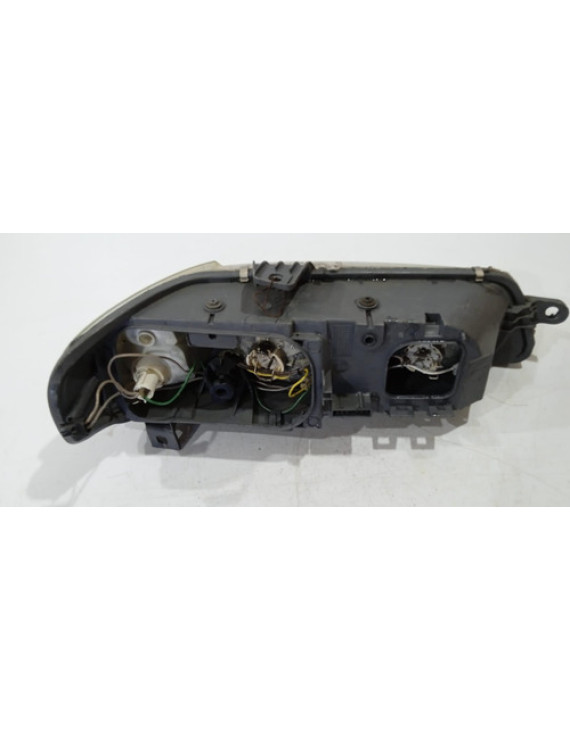 Farol Esquerdo Fiat Strada 2001 2002 2003 2004 / Detalhe Esquerdo