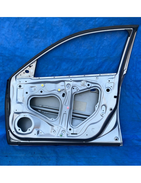Porta Dianteira Direita Honda Civic 2017 - 2020 / Detalhe Dianteira Direita Prateado