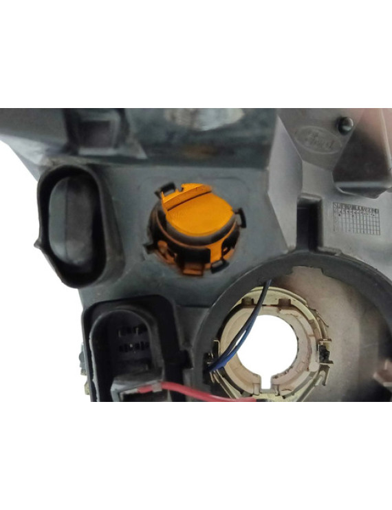 Farol Esquerdo Ford Fiesta 2007 2008 2009 2010 Esquerdo/motorista