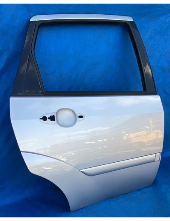 Porta Traseira Direita Focus Sedan 2000 A 2006 Traseira Direita Prateado
