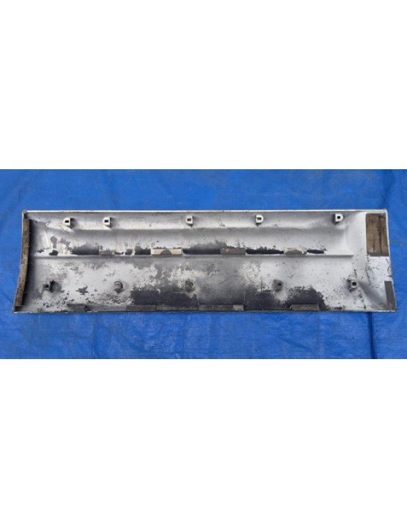 Moldura Porta Dianteira Esquerda Tracker 2001 - 2008 Cinza