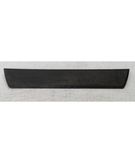 Soleira Da Porta Dianteira Esquerda Hilux 2016 - 2021 Preto