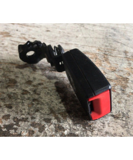 Engate Cinto Segurança Traseiro Direito Audi Q3 2015 Engate Cinto Segurança Traseiro Direito Audi Q3 2015