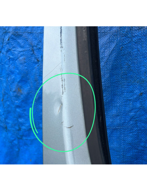 Porta Dianteira Direita Renault Kangoo 2005 A 2012 Detalhe Dianteira Direita Prateado