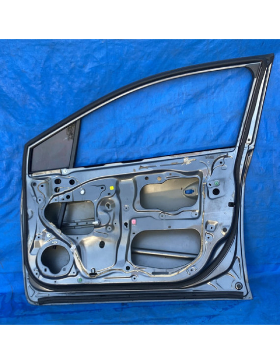 Porta Dianteira Direita Honda Civic 2012 A 2016 / Detalhe Dianteira Direita Cinza