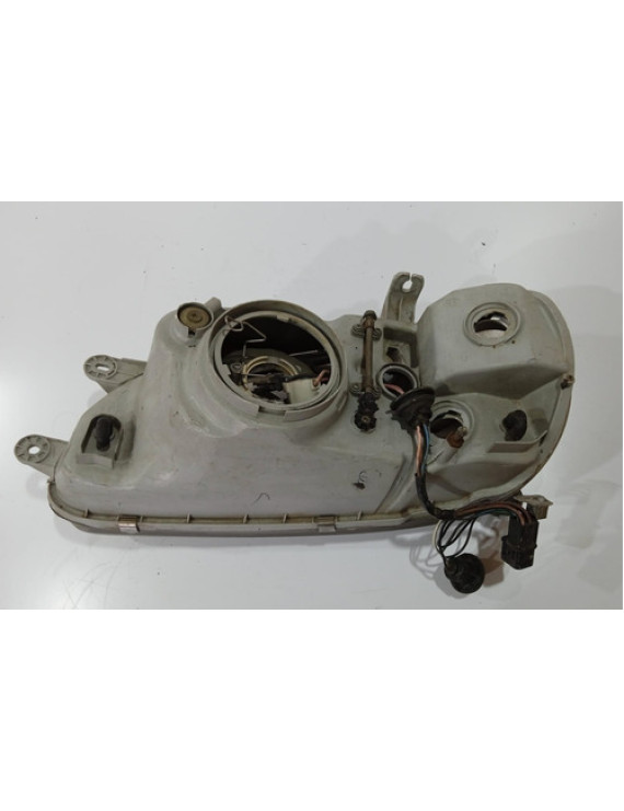 Farol Direito Kia Carnival 2001 / Avaria Direito
