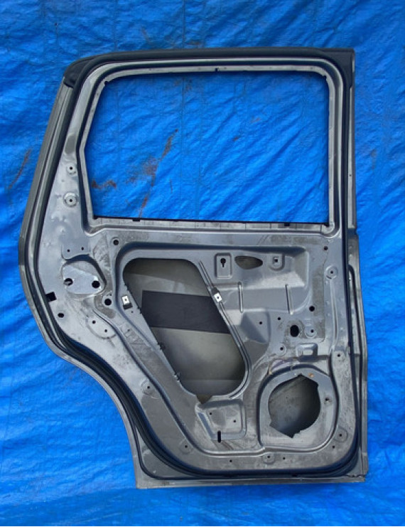 Porta Traseira Esquerda Chevrolet Spin 2012 A 2020 / Detalhe Traseira Esquerda Preto