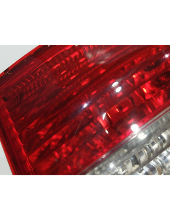 Lanterna Direita Mercedes Ml320 Ml500 2001 - 2006 Direito/passageiro Vermelho