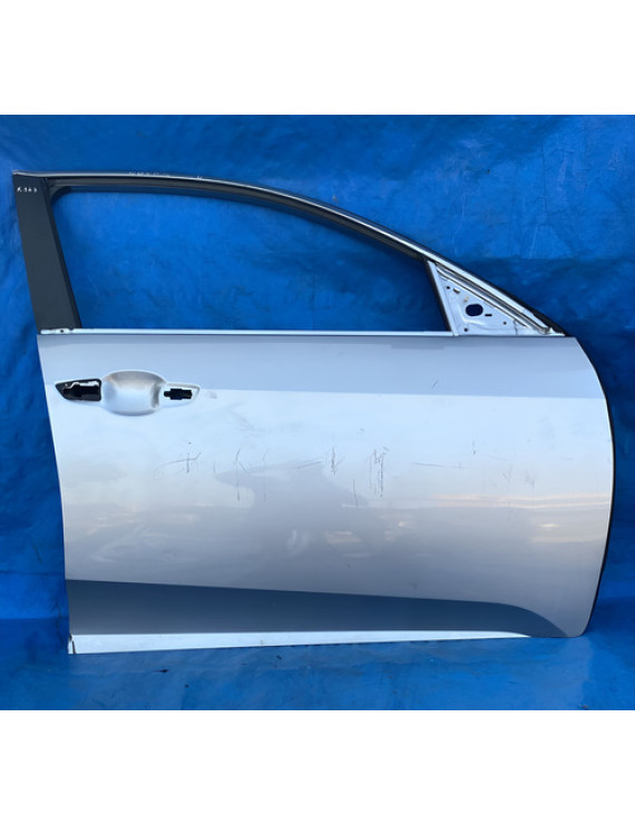 Porta Dianteira Direita Honda Civic 2017 - 2020 / Detalhe Dianteira Direita Prateado