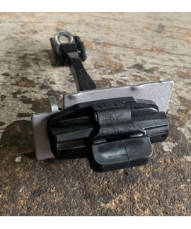 Limitador Porta Dianteira Direita Citroen C4 Picasso 2019 Limitador Porta Dianteira Direita Citroen C4 Picasso 2019