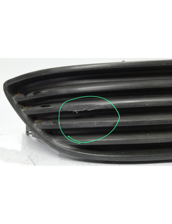 Moldura Farol Milha Direito Corolla 2003 - 2008 Preto Direito