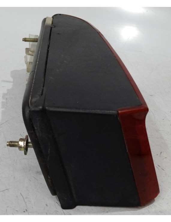 Lanterna Direita Alfa Romeo 164 1987 - 1997 Direito/passageiro Vermelho