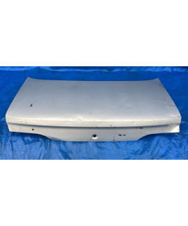Tampa Traseira Ford Taurus Sedan 1994 1995 / Detalhe Prateado
