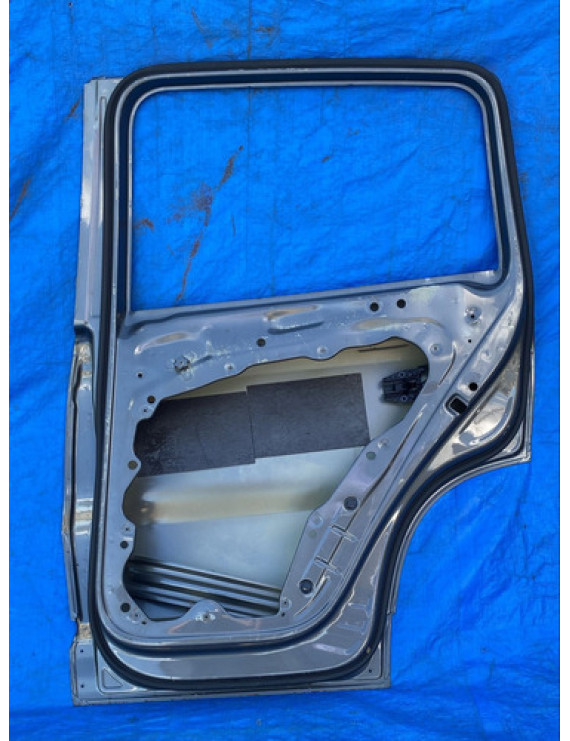 Porta Traseira Direita Vw Tiguan 2010 A 2014 Detalhe Traseira Direita Preto