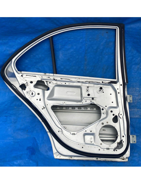 Porta Traseira Esquerda Mercedes C180 C200 C320 01/05 A 2007 Traseira Esquerdo Prateado