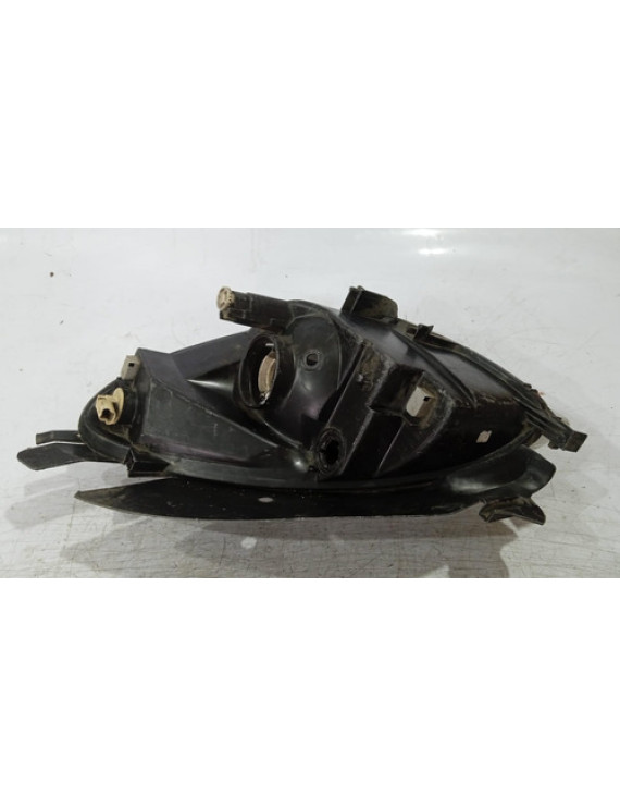 Farol Direito Xsara Picasso 2001 - 2007 / Detalhe Direito