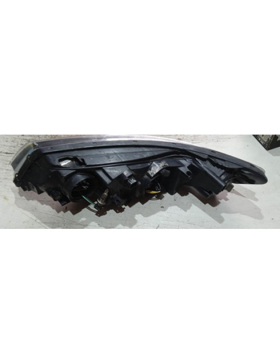 Farol Direito Kia Cerato 2008 - 2013 / Avaria Direito