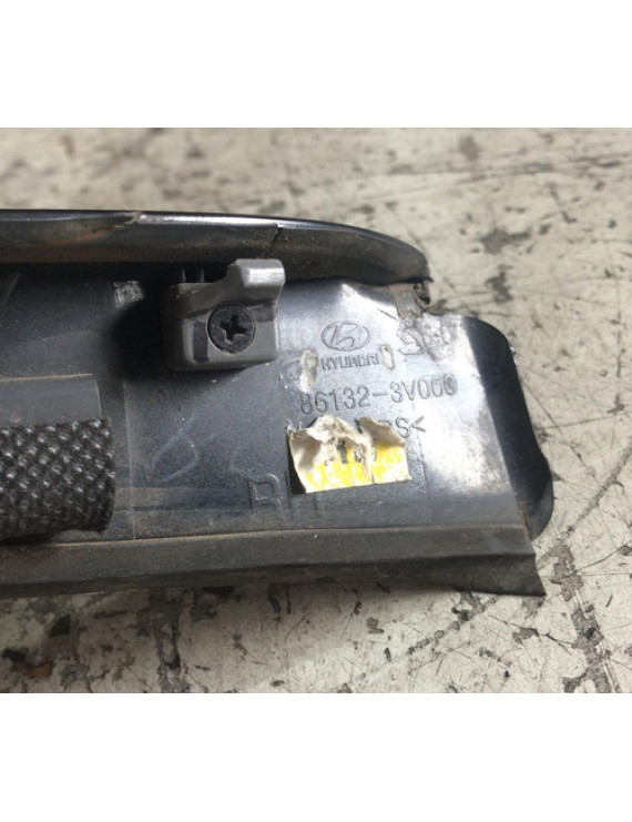 Moldura Externa Parabrisa Direito Azera 2012 - 2016  Preto