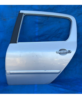 Porta Traseira Esquerda Peugeot 307 2002 A 2012 Detalhe Traseira Esquerdo Prateado
