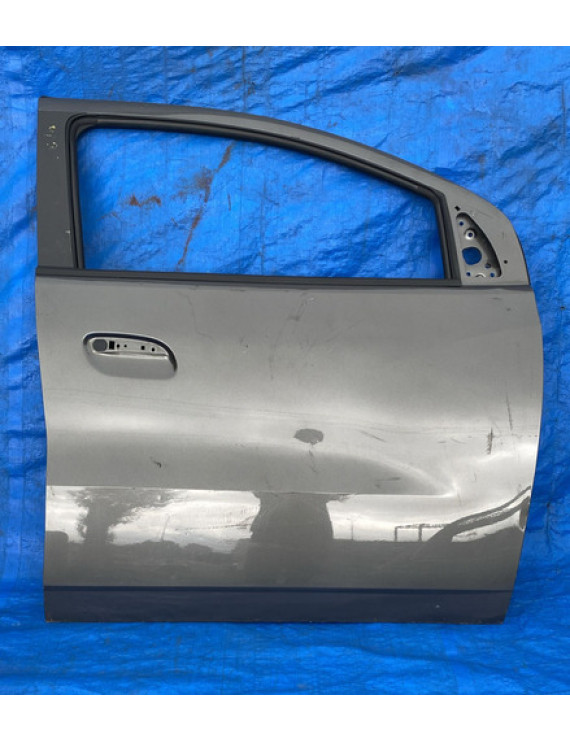 Porta Dianteira Direita Spin 2013 A 2020 / Detalhe Dianteira Direita Cinza