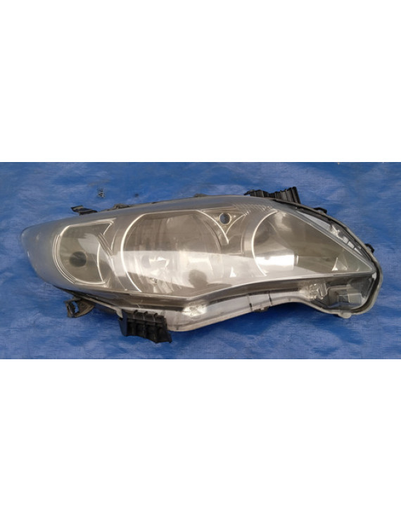 Farol Direito Toyota Corolla 2008 - 2011  Detalhe Direito/passageiro