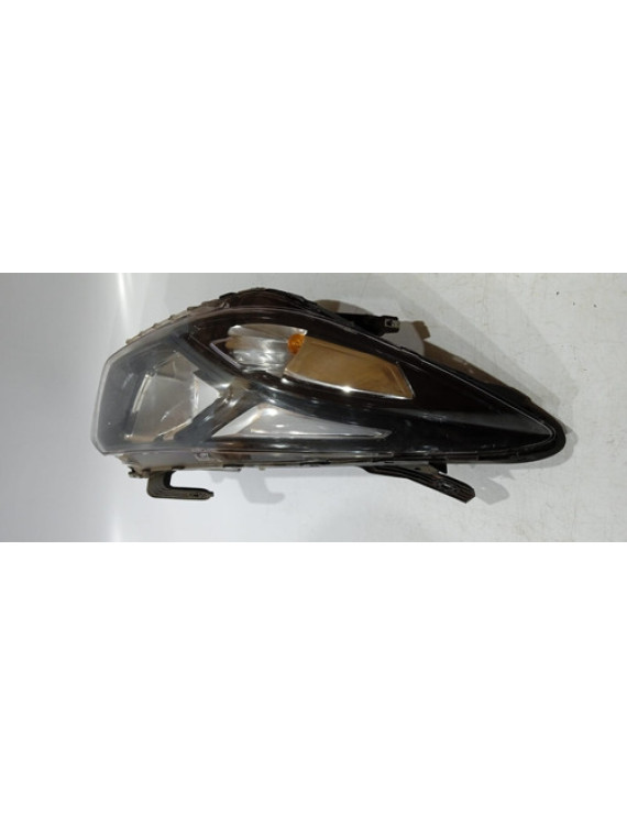 Farol Direito Onix 2017 2018 2019 / Detalhe Direito