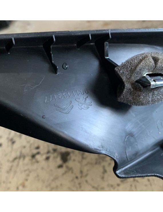 Acabamento Lateral Esquerdo Peugeot 3008 2019 9811462177