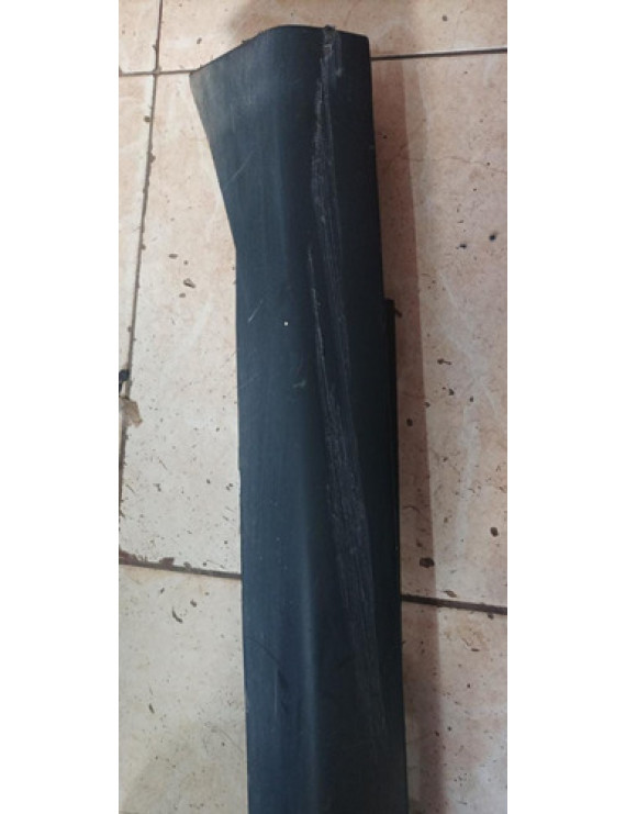 Spoiler Lateral Direito Caravan 2009 Preto