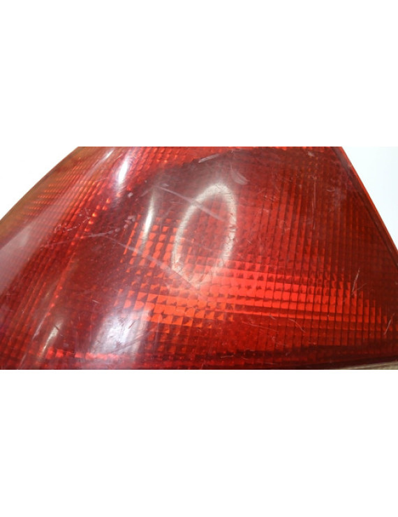 Lanterna Esquerda Ford Fiesta Sedan 2000 - 2004 Esquerdo/motorista Vermelho
