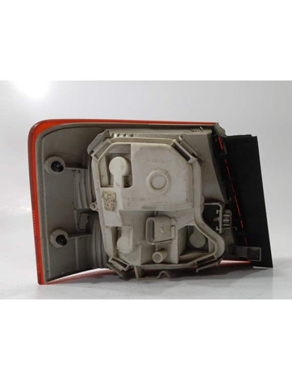 Lanterna Direita Audi A4 B7 2004 2005 2006 2007 Direito/passageiro Vermelho
