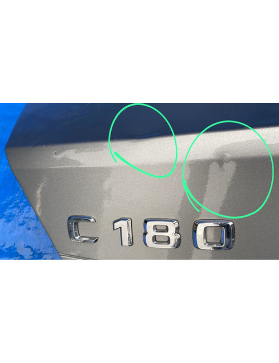 Tampa Traseira Mercedes C180 2008 A 2014 / Detalhes Prateado