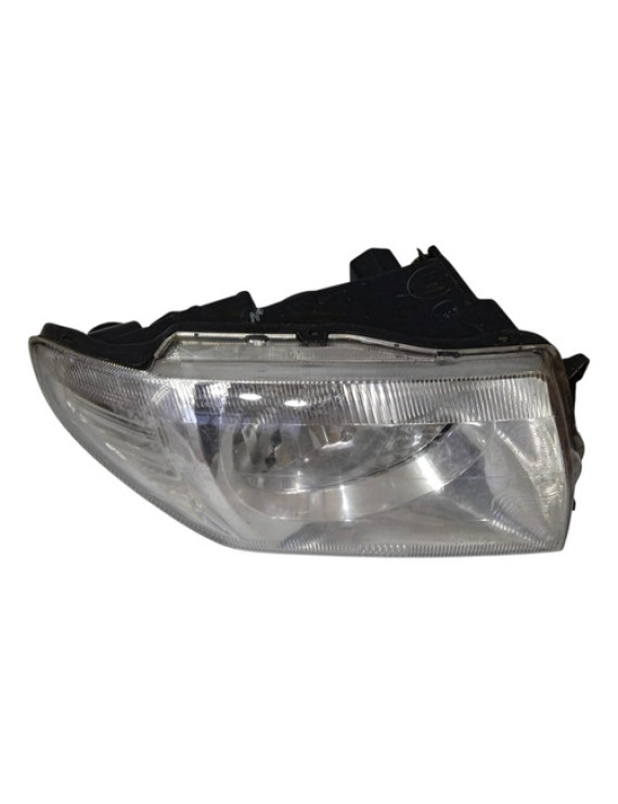 Farol Direito Pajero Tr4 2004 2005 2006 / Detalhe Direito/passageiro