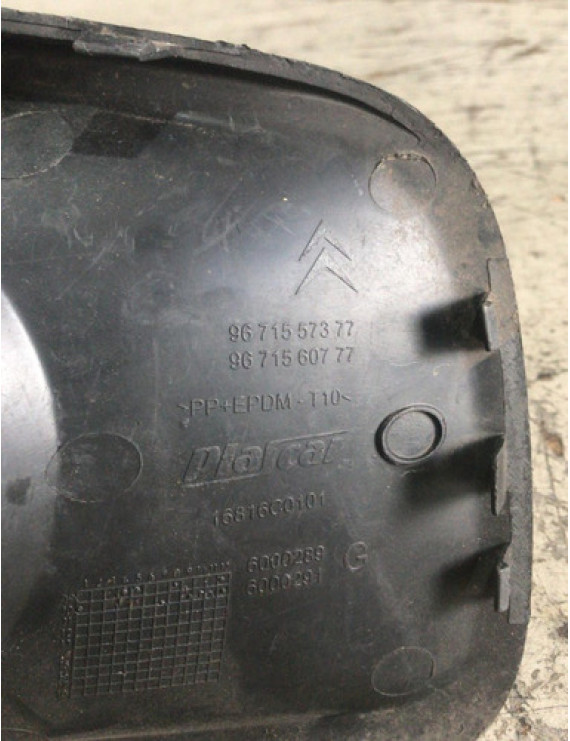 Moldura Farol Milha Direito Citroen Aircross 2010 Preto Direito