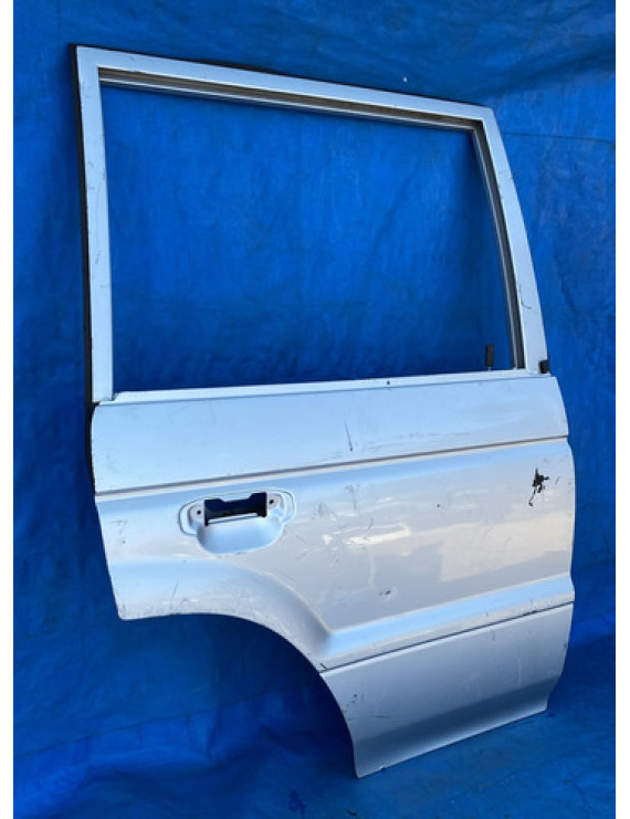 Porta Traseira Direita Pajero 1994 A 1998 Traseira Direita Prateado