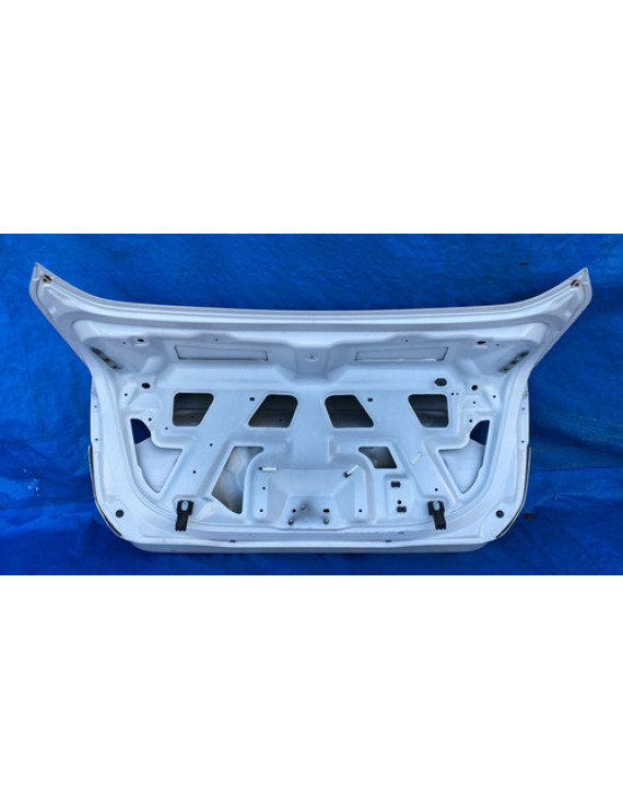Tampa Traseira Ford Fusion 2013 A 2018 / Detalhe Prateado