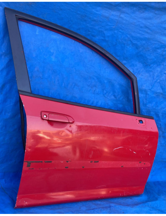 Porta Dianteira Direita Honda Fit 2003 A 2008 / Detalhe Dianteira Direita Vermelho