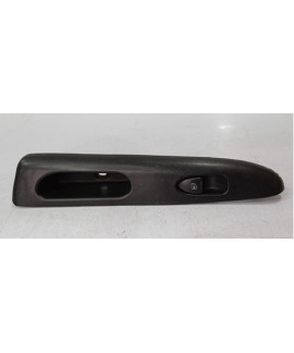Botão De Vidro Traseiro Direito Chery Qq 2011 - 2015 Botão De Vidro Traseiro Direito Chery Qq 2011 - 2015