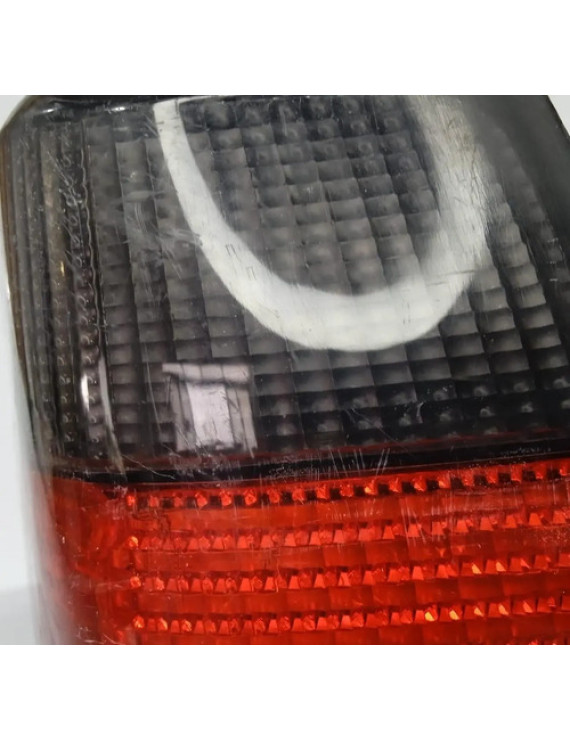 Lanterna Direita Xantia 1994 1995 19996 1997 1998 1999 Direito/passageiro Vermelho