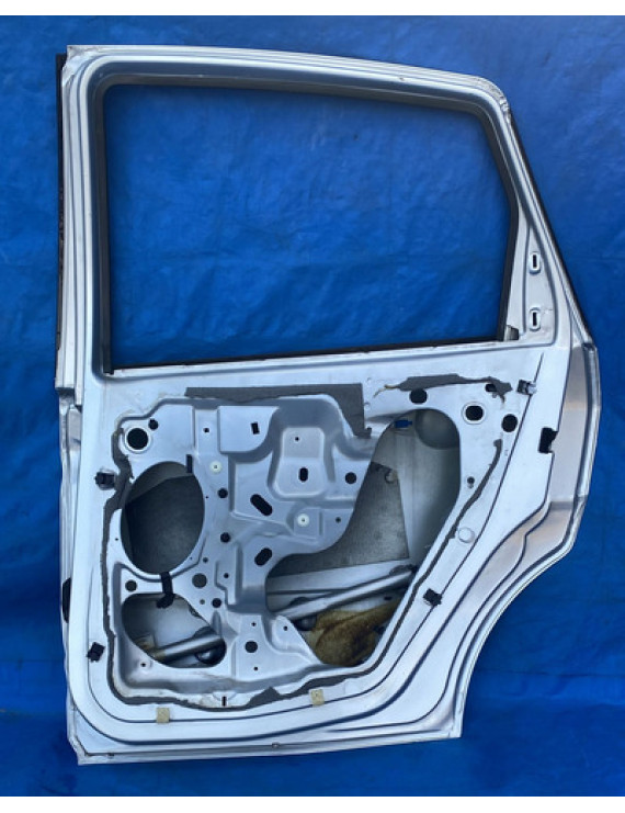 Porta Traseira Direita Focus Sedan 2000 A 2006 Traseira Direita Prateado