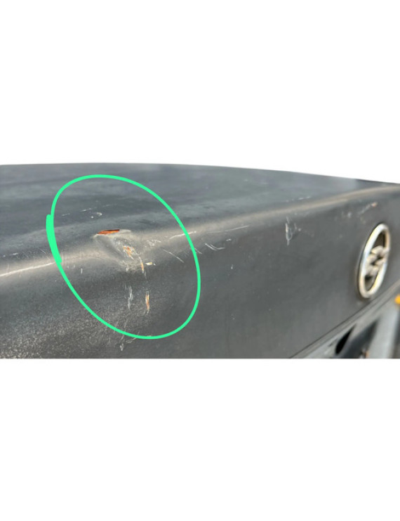 Tampa Traseira Gm Vectra 1997 A 2005 Detalhe Preto