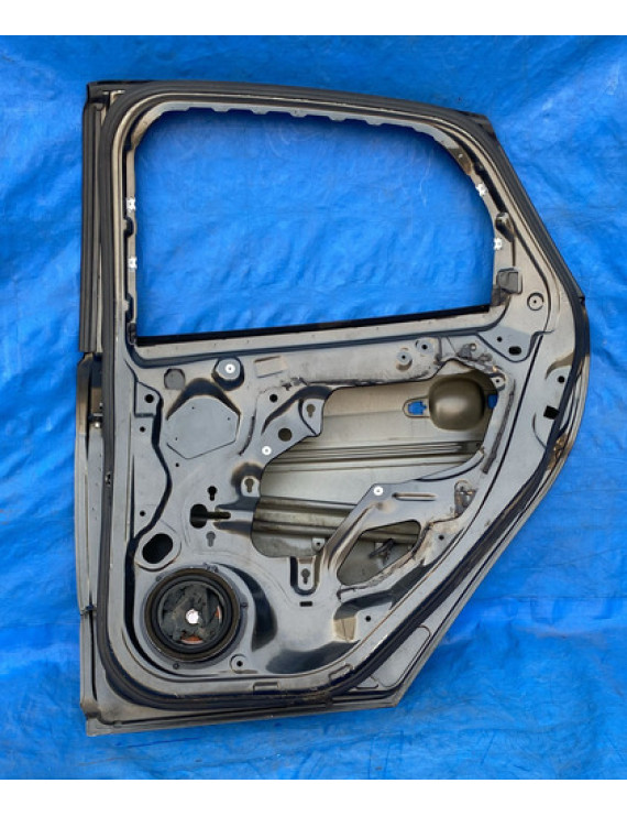 Porta Traseira Direita Focus Sedan 2014 A 2018 Traseira Direita Preto