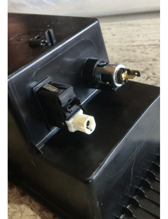 Porta Objetos Com Tomada E Auxiliares Bmw X3 2015 Preto