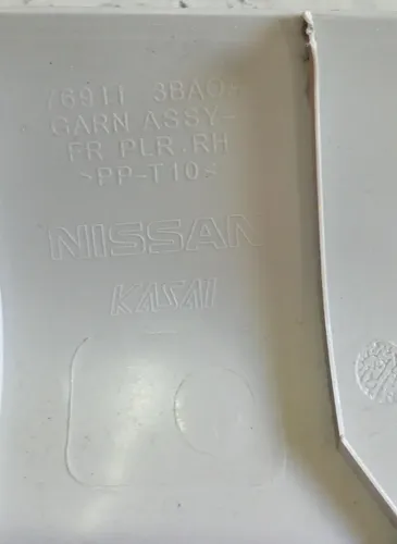 Moldura Interna Parabrisa Ld Direito Versa 2014