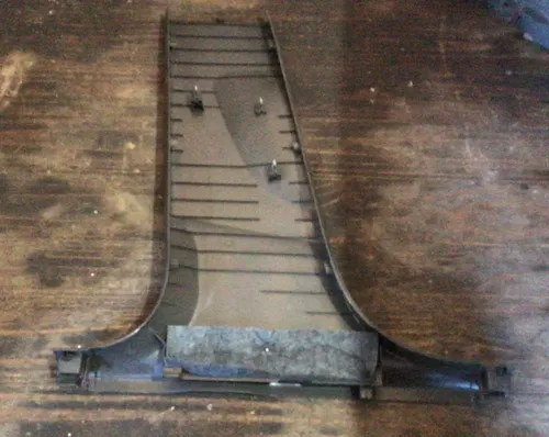 Acabamento Inferior Coluna Dir. Audi Q3 15 8u086724 Marron