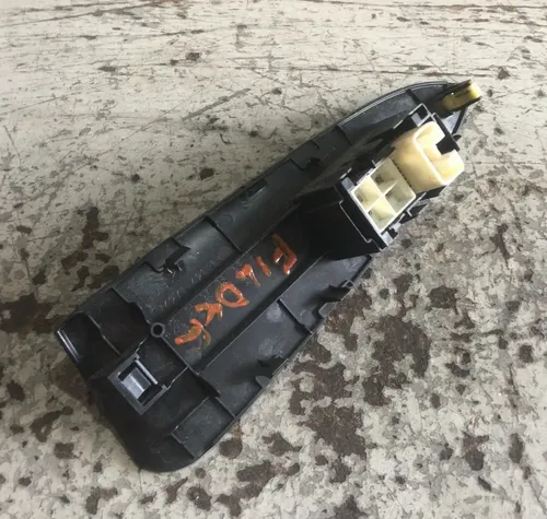 Comando De Vidro Traseiro Direito Rav 4 2006 - 2011